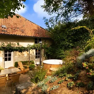 https://mergelhuisje-anno-1799.valkenburgaandegeul-hotels.com